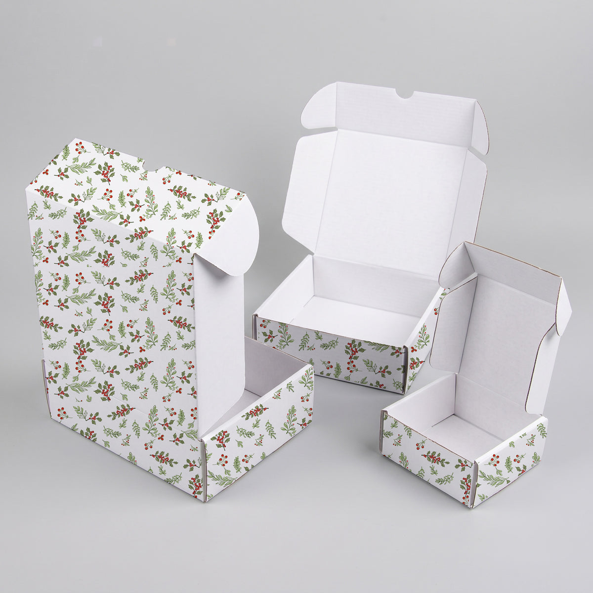 Christmas Holly Berries and Greens Printed Theme Mailer Box - 1 Pack (25 Pieces)