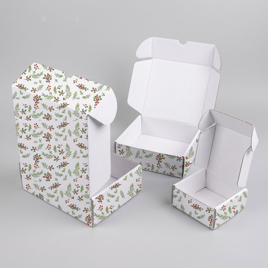 Christmas Holly Berries and Greens Printed Theme Mailer Box - 1 Pack (25 Pieces)