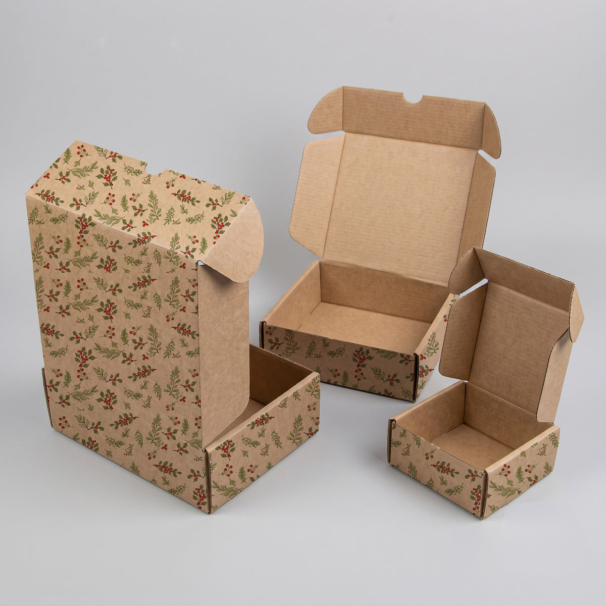 Christmas Holly Berries and Greens Printed Theme Mailer Box - 1 Pack (25 Pieces)